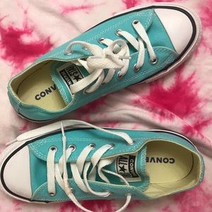 Girls converse